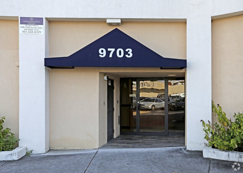 More Photos Of 9703 S Dixie Hwy, Miami Office For Lease
