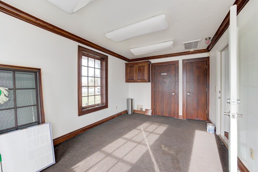 More Photos Of 1319 N Classen Dr, Oklahoma City Office For Lease