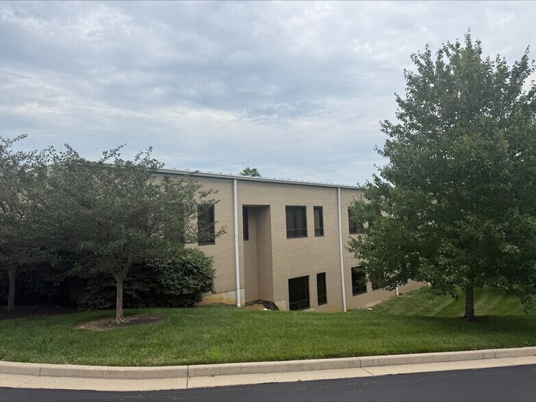 More Photos Of 2105 Patrick Dr, Burlington Schools For Sale