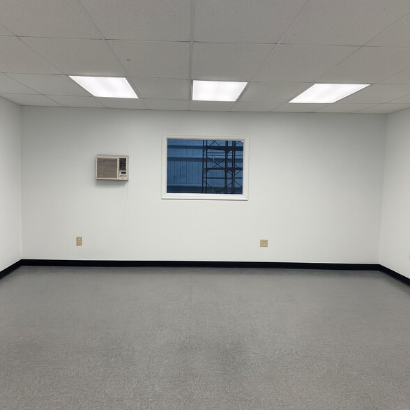 More Photos Of 3811 University Blvd W, Jacksonville Unknown For Lease