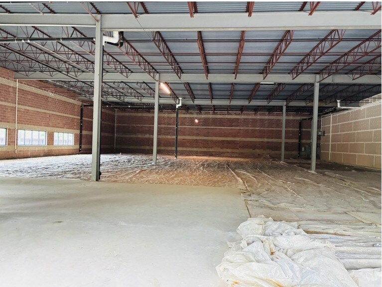 More Photos Of 20901 Lahser Rd, Southfield Research And Development For Sale