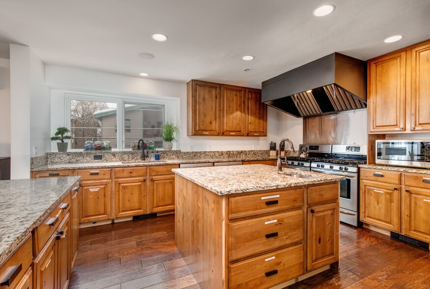 More Photos Of 1469 Woodside Ave, Park City Lodge Meeting Hall For Sale