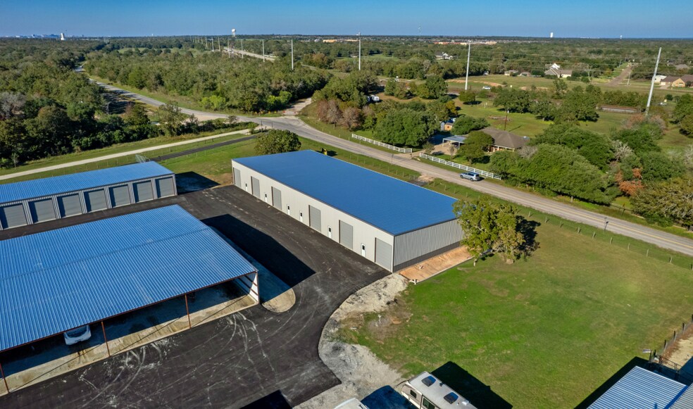 More Photos Of 5210 Straub Rd, College Station Warehouse For Lease