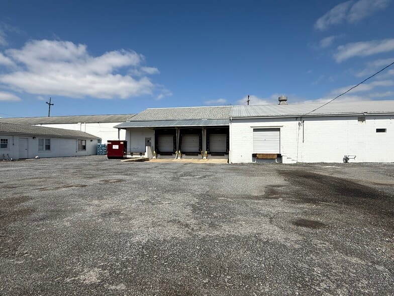 More Photos Of 175 Willow St, Toughkenamon Warehouse For Lease