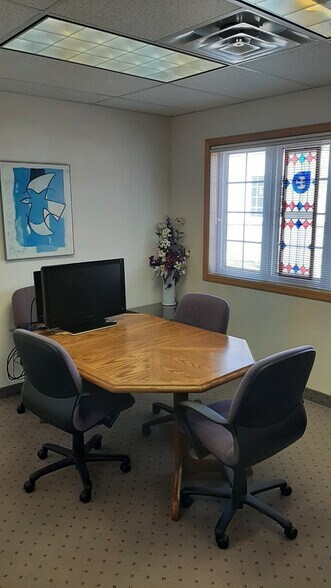 More Photos Of 342 County Road D E, Little Canada Office For Sale