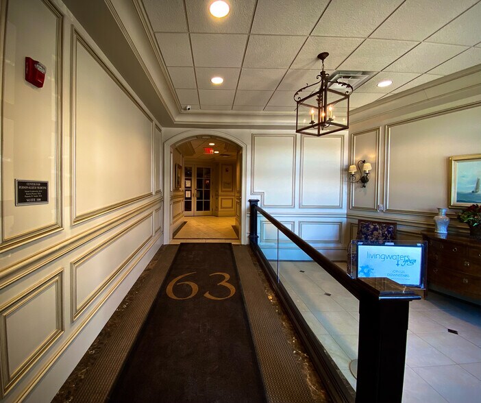 More Photos Of 63 Kercheval Ave, Grosse Pointe Farms Office For Lease