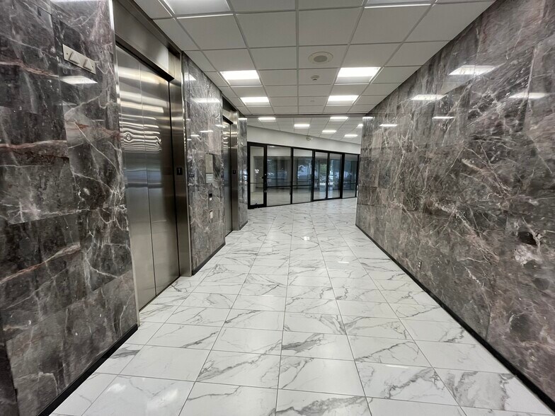 More Photos Of 13111 Westheimer Rd, Houston Office For Sale