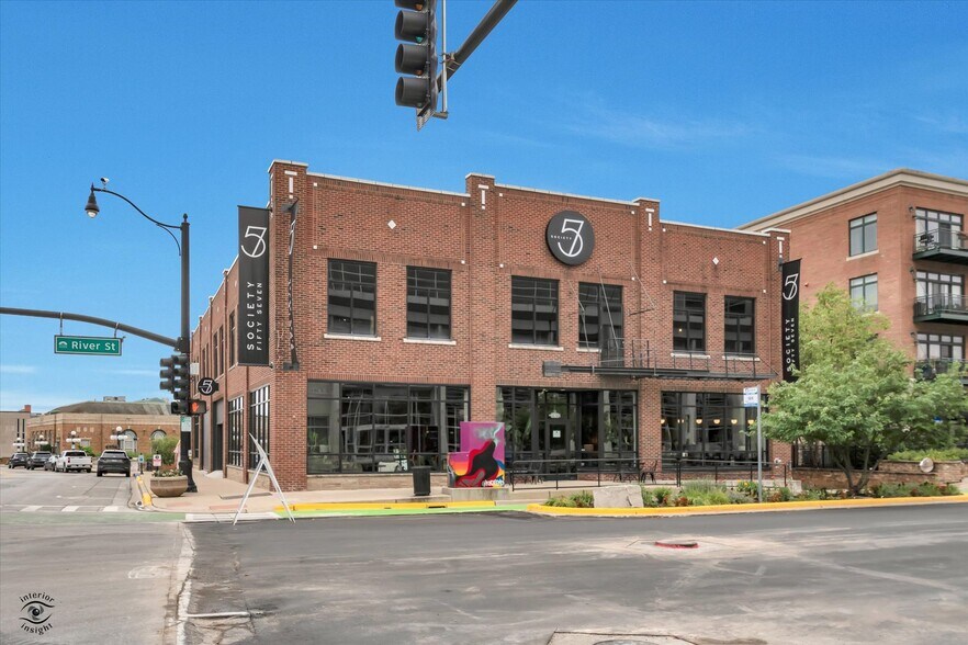 More Photos Of 100 S River St, Aurora Flex For Lease