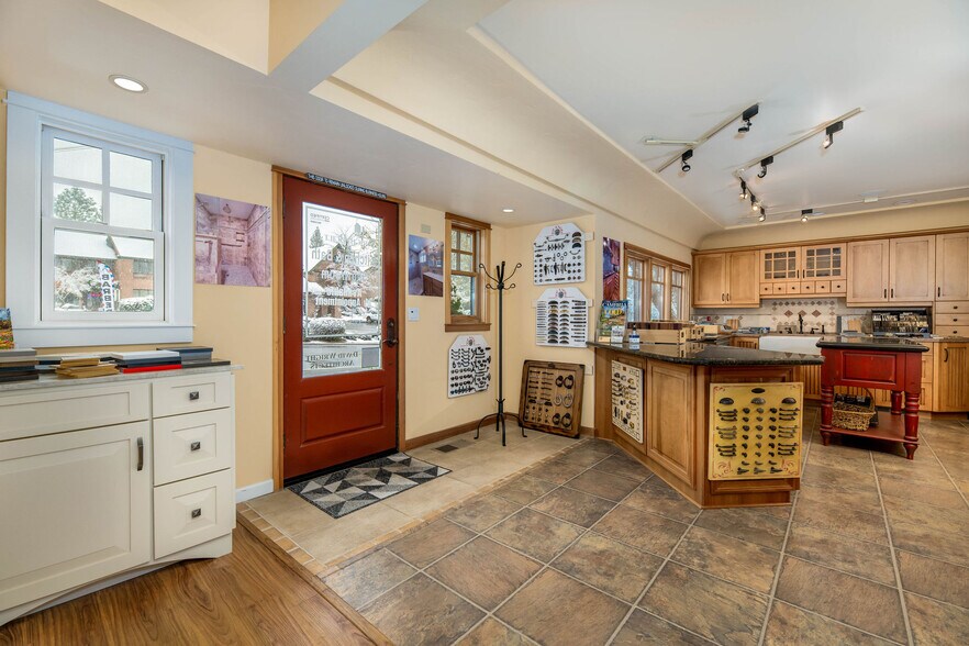 More Photos Of 1072 E Main St, Grass Valley Office For Sale