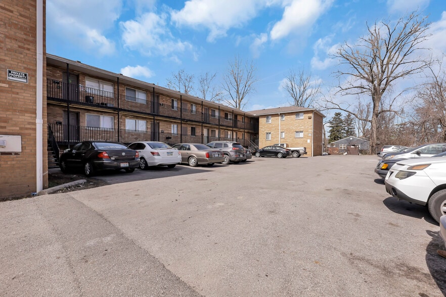 More Photos Of 1928 Agler Rd, Columbus Apartments For Sale