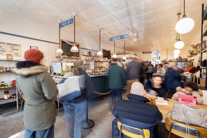 More Photos Of 43 N Front St, Kingston Restaurant For Sale