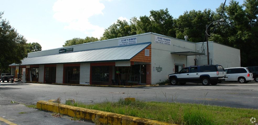 More Photos Of 650 W New York Ave, Deland Storefront For Lease