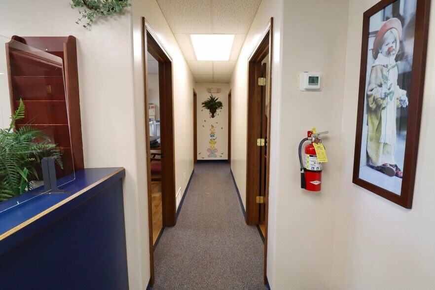 More Photos Of 414 Lincolnway, La Porte Office For Sale