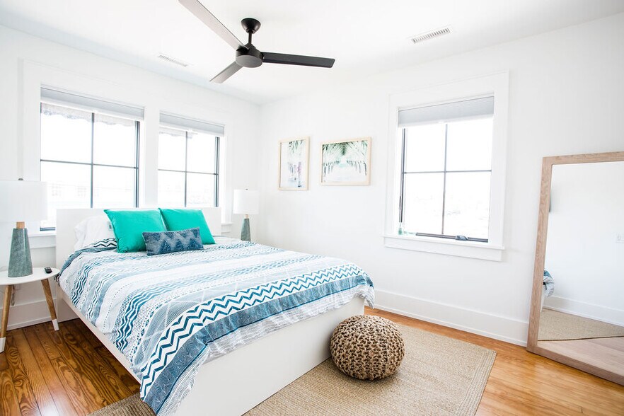 More Photos Of 112 Cape Fear Blvd, Carolina Beach Freestanding For Sale