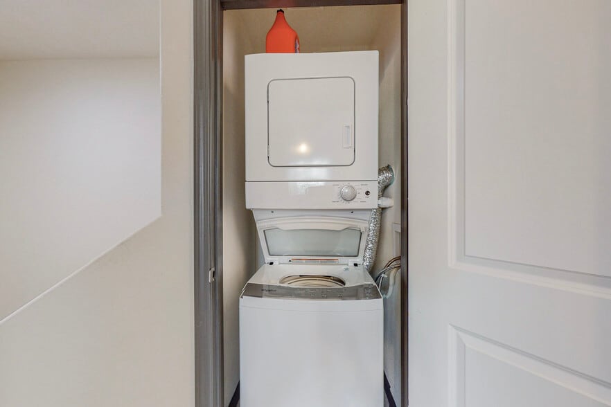 More Photos Of 615 Iron Ave SW, Albuquerque Apartments For Sale