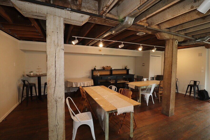 More Photos Of 139 S Broadway St, Blanchester Storefront Retail Residential For Sale