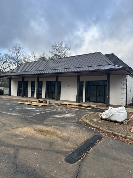 Primary Photo Of 8910 Main St, Woodstock Storefront Retail Office For Lease