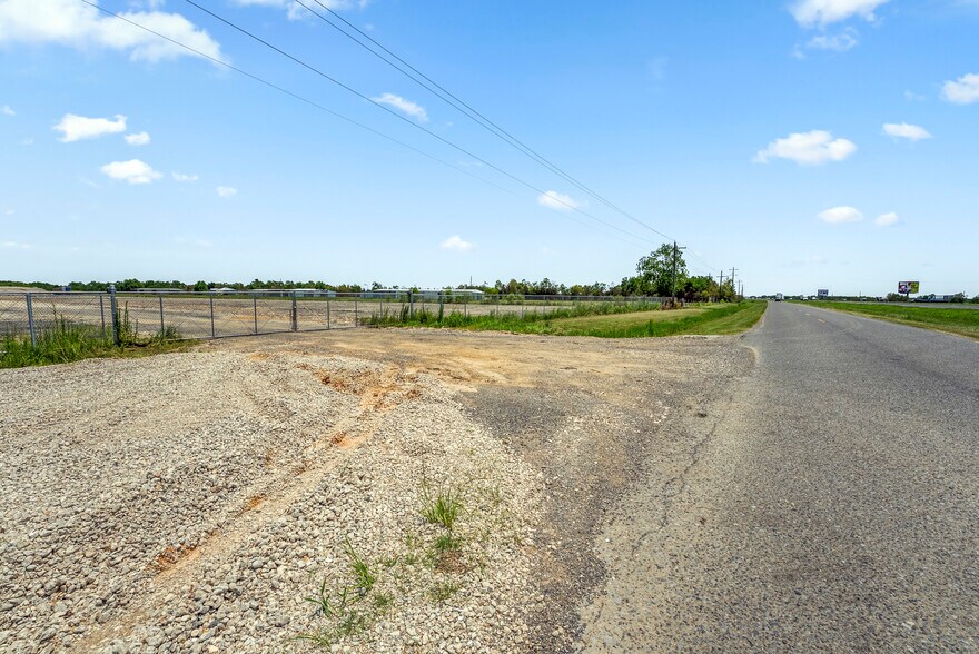 More Photos Of 21369 N. Frontage Rd., Iowa Land For Sale