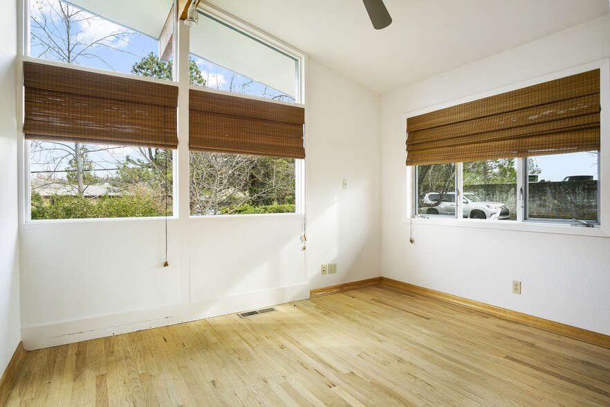 More Photos Of 111 Margaret Ln, Grass Valley Office For Sale