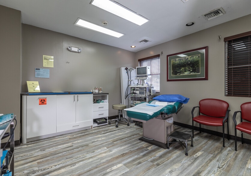More Photos Of 7765 SW 87th Ave, Miami Medical For Sale