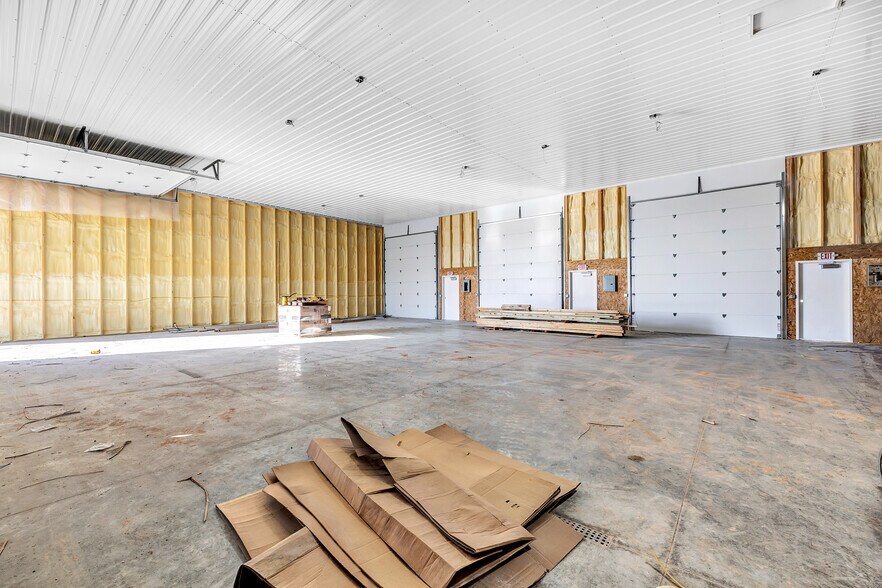 More Photos Of 5254 County Road R, Denmark Service For Lease