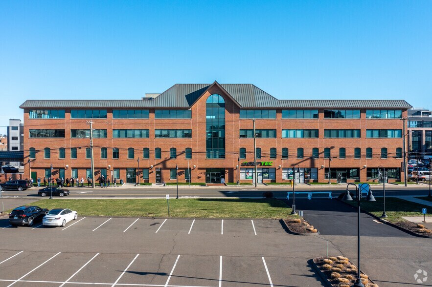 More Photos Of 850 Canal St, Stamford Office For Lease
