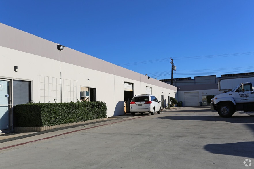 More Photos Of 8400-8402 Monroe Ave, Stanton Warehouse For Lease