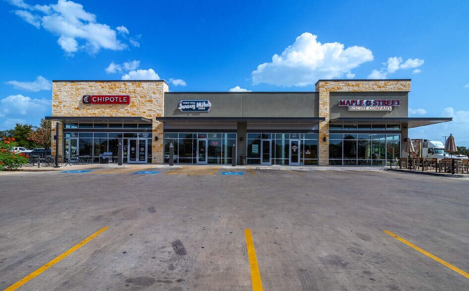 More Photos Of 17202 Bulverde Rd, San Antonio Freestanding For Lease