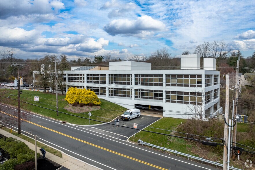 More Photos Of 150 Morristown Rd, Bernardsville Office For Lease