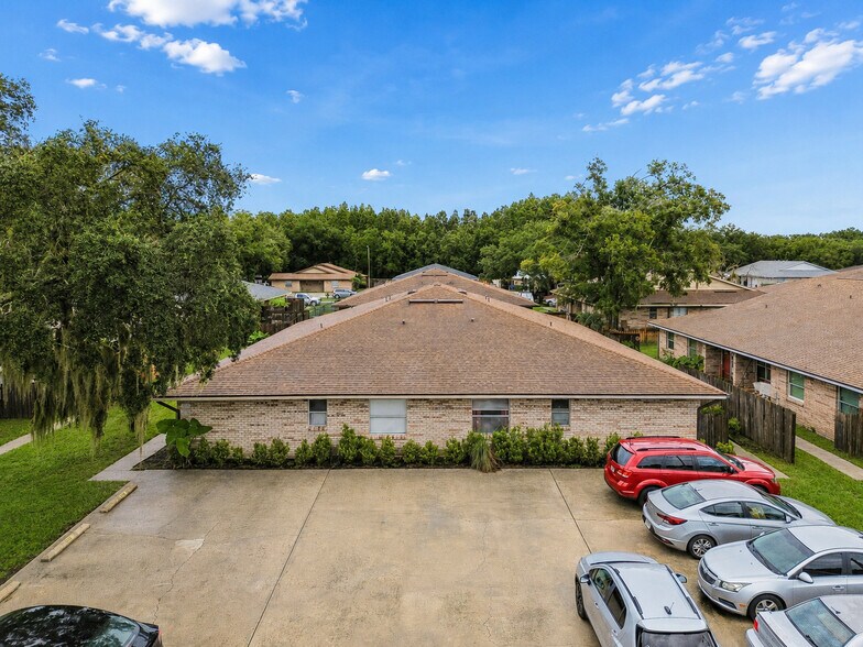 More Photos Of 3132 Bloomingdale Villas Ct, Brandon Apartments For Sale