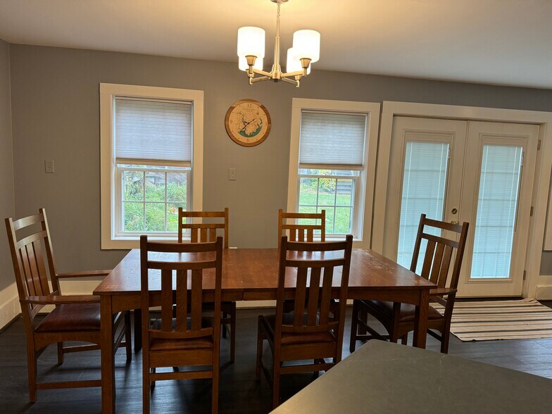 More Photos Of 173 Port Rd, Kennebunk Freestanding For Sale