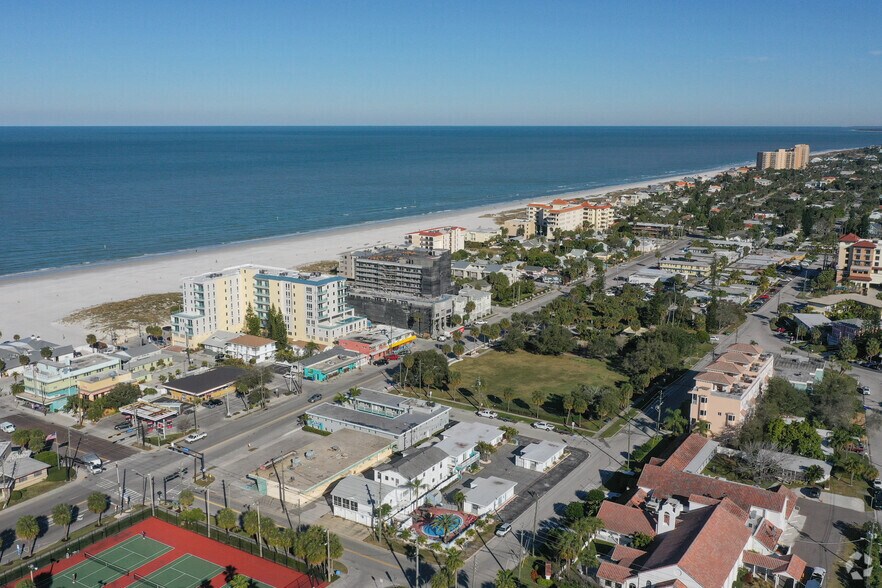 More Photos Of 602 Poinsettia Ave, Clearwater Beach Hotel For Sale