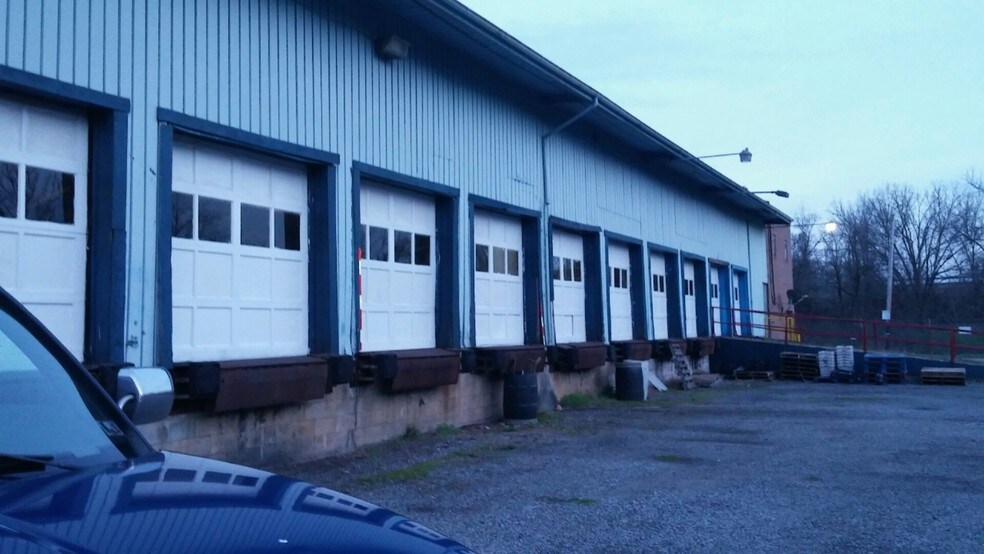 More Photos Of 2324 Eskow Ave, Halethorpe Warehouse For Lease