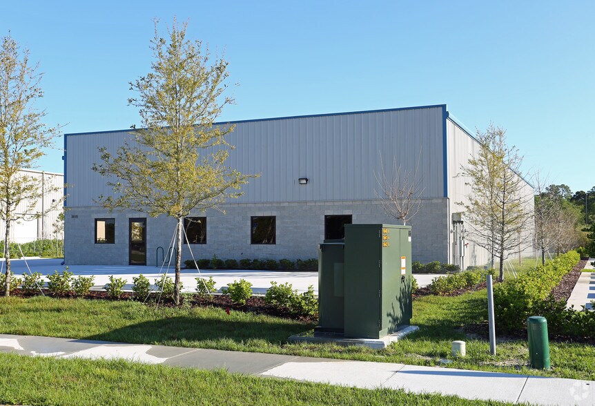 More Photos Of 3818 Caboose Pl, Sanford Warehouse For Lease