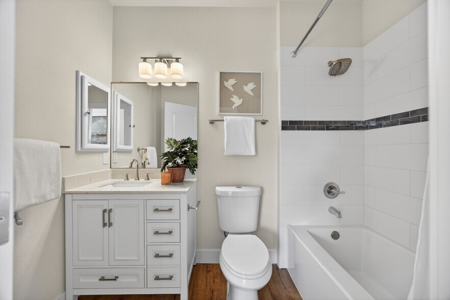 More Photos Of 25265 Carlsbad Ave, Davis Apartments For Sale