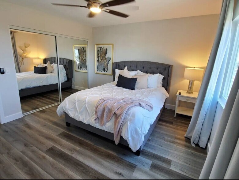 More Photos Of 1558 Ebers St, San Diego Apartments For Sale