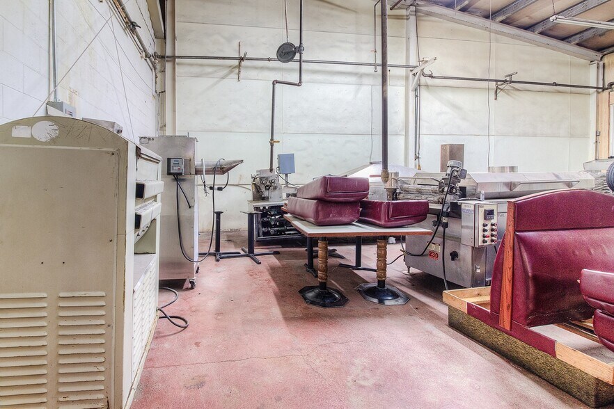 More Photos Of 1319 First Ave ave, Zillah General Retail For Sale