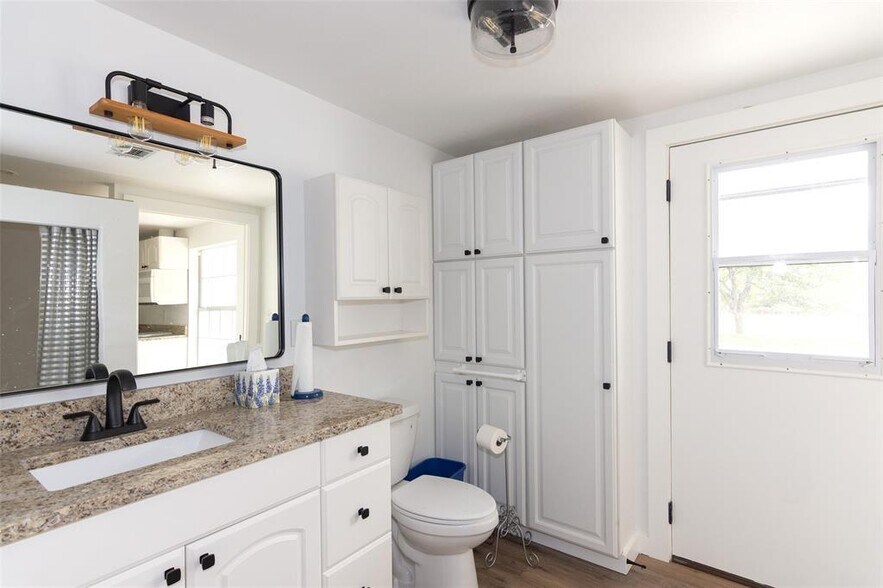 More Photos Of 27320 Ranch Road 12, Dripping Springs Office For Sale