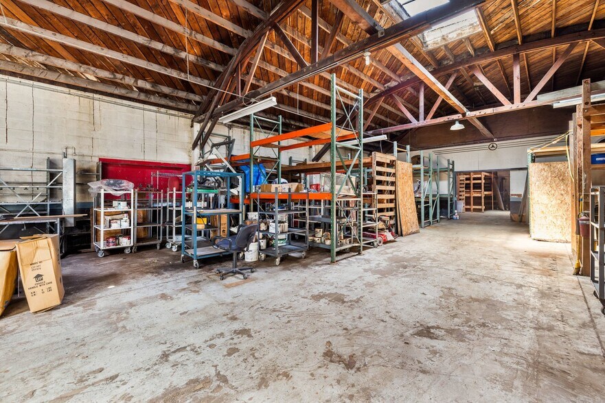 More Photos Of 5417 Adeline St, Oakland Auto Repair For Sale