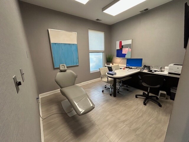 More Photos Of 1033 Bayshore Dr, Rock Hill Office Residential For Lease