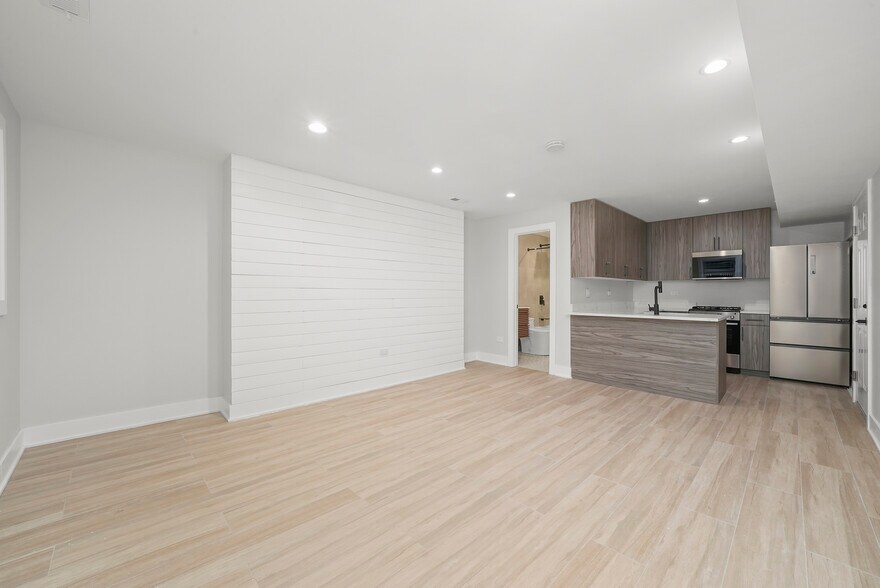 More Photos Of 64 E Cedar St, Chicago Apartments For Sale