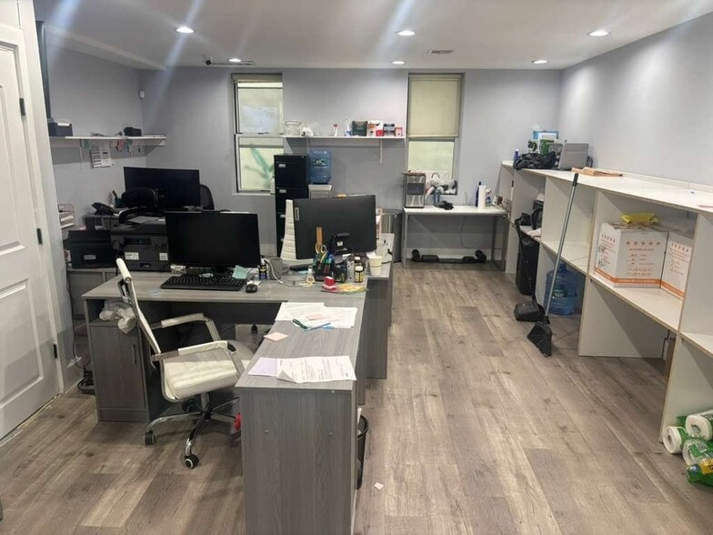 More Photos Of 71-06 Fresh Pond Rd, Ridgewood General Retail For Lease