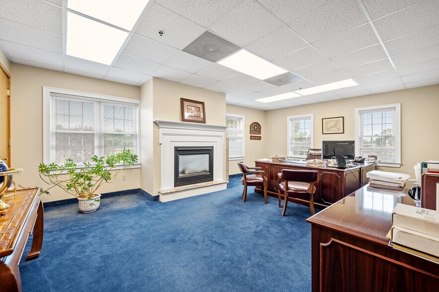 More Photos Of 176 East Main St, Westborough Medical For Sale