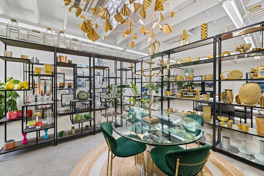 More Photos Of 8560 Venice Blvd, Los Angeles Storefront Retail Office For Sale