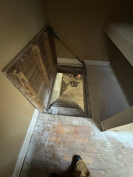 More Photos Of 2449 Shirley Ave, Baltimore Flex For Sale