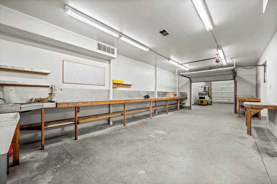 More Photos Of 6708-6732 S Airport Rd, West Jordan Warehouse For Lease