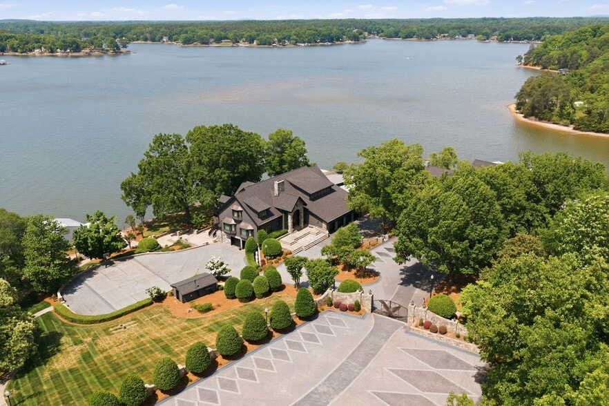 More Photos Of 9715 Nine Eagles Ln, Charlotte Specialty For Sale