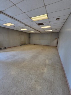 More Photos Of 1400 N Division St, Pontiac Flex For Sale