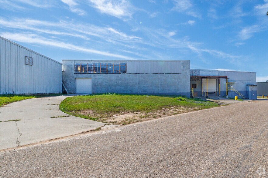 More Photos Of 119 Anderson Ct, Dothan Warehouse For Lease