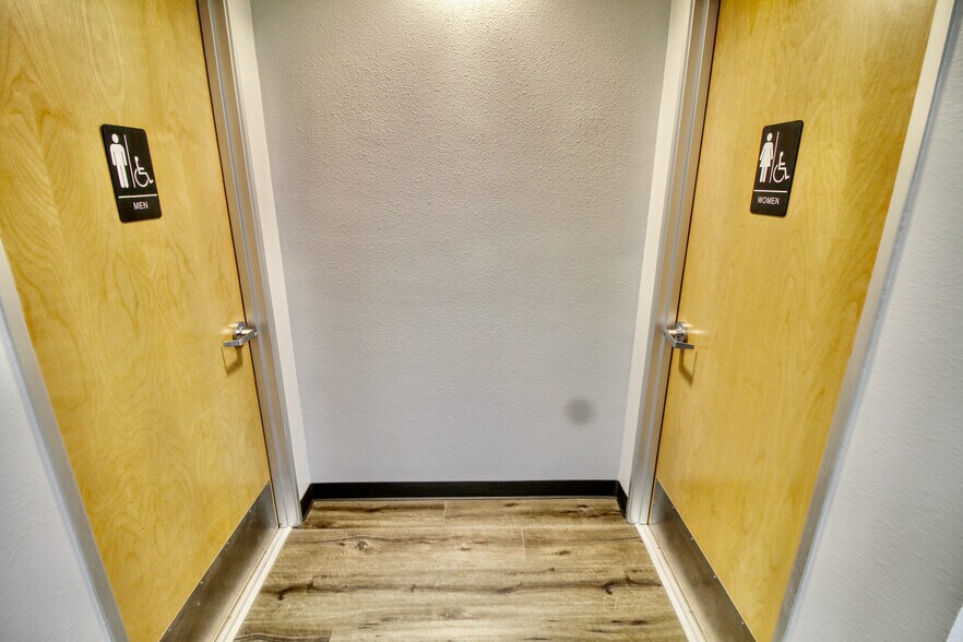 More Photos Of 3600-3608 Ocean Ranch Blvd, Oceanside Warehouse For Sale